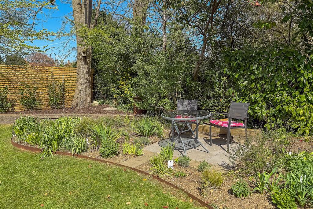 Additional image 26 of May Close, St. Albans