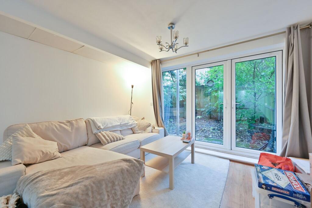 Main image of property: Midland Road, Hemel Hempstead, HP2