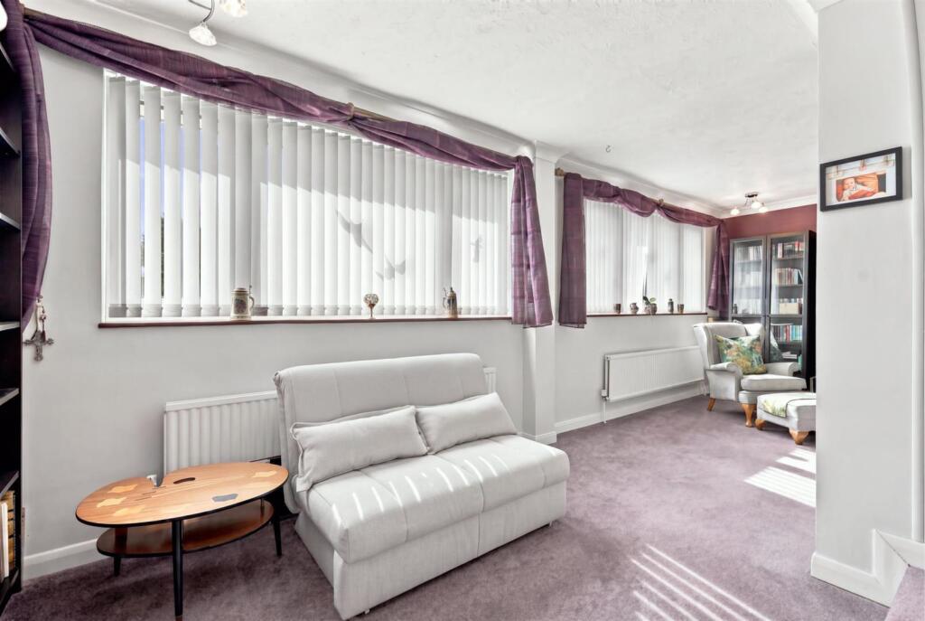 House in Basildon, Sunnymede, Billericay - View 5
