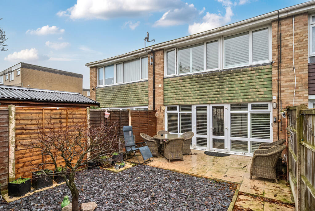 Hetherington Road, Shepperton, TW17 photo 2