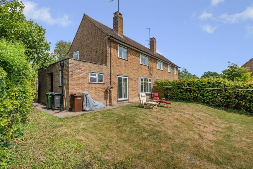 Main image of property: Courtenay Road, Wantage, Oxfordshire, OX12