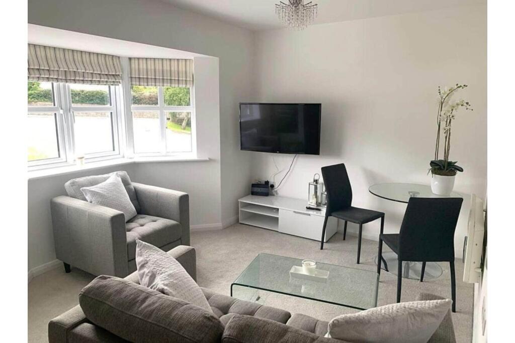 Apartment in Bangor, Glanadda - View 4