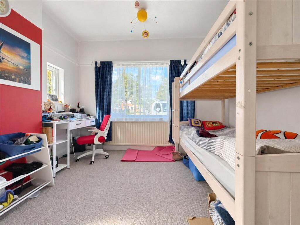 House in Bromley - More