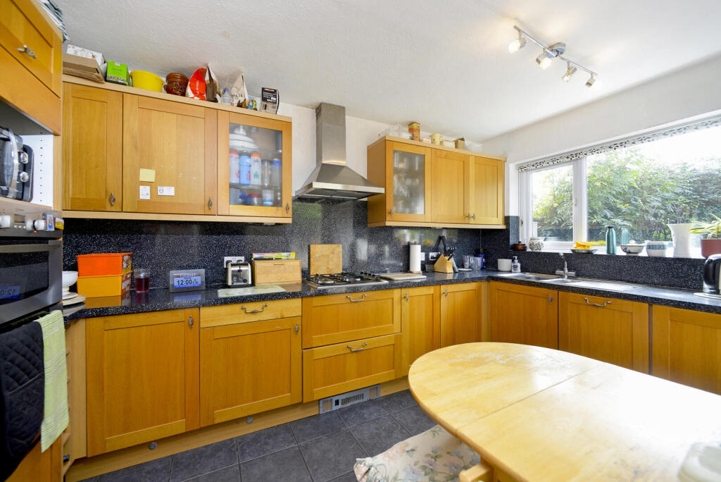 House in Waverley, Godalming - View 3
