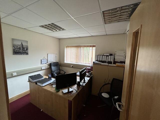 Photo 3