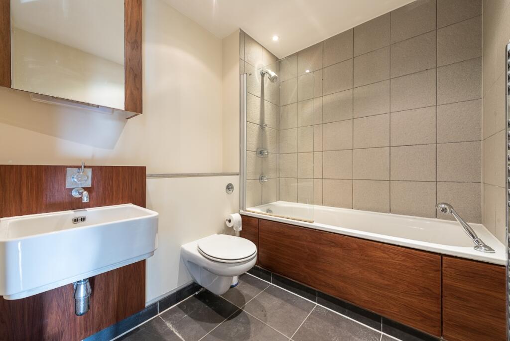 Apartment in London - View 3
