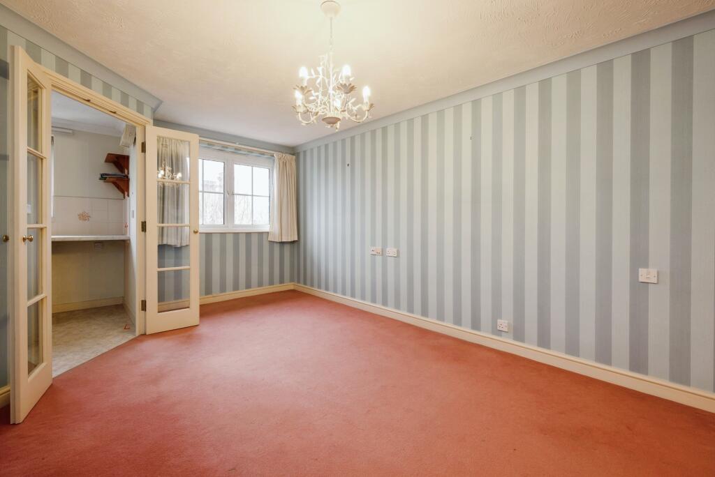 Apartment in Portsmouth, Southsea - View 2