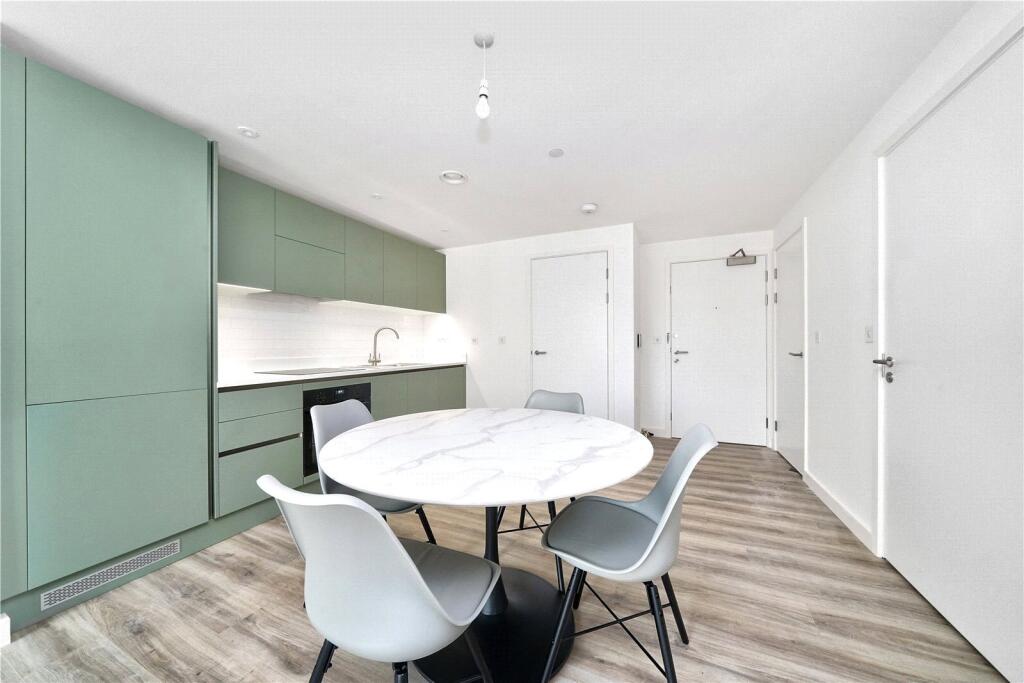 Main image of property: Chevette Court, Kimpton Road, Luton, LU2