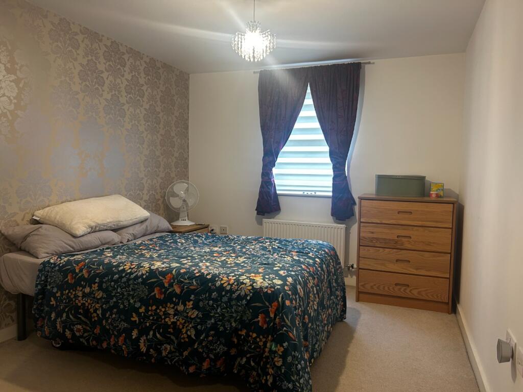 Apartment in Huntingdonshire, Loves Farm, St Neots - View 4