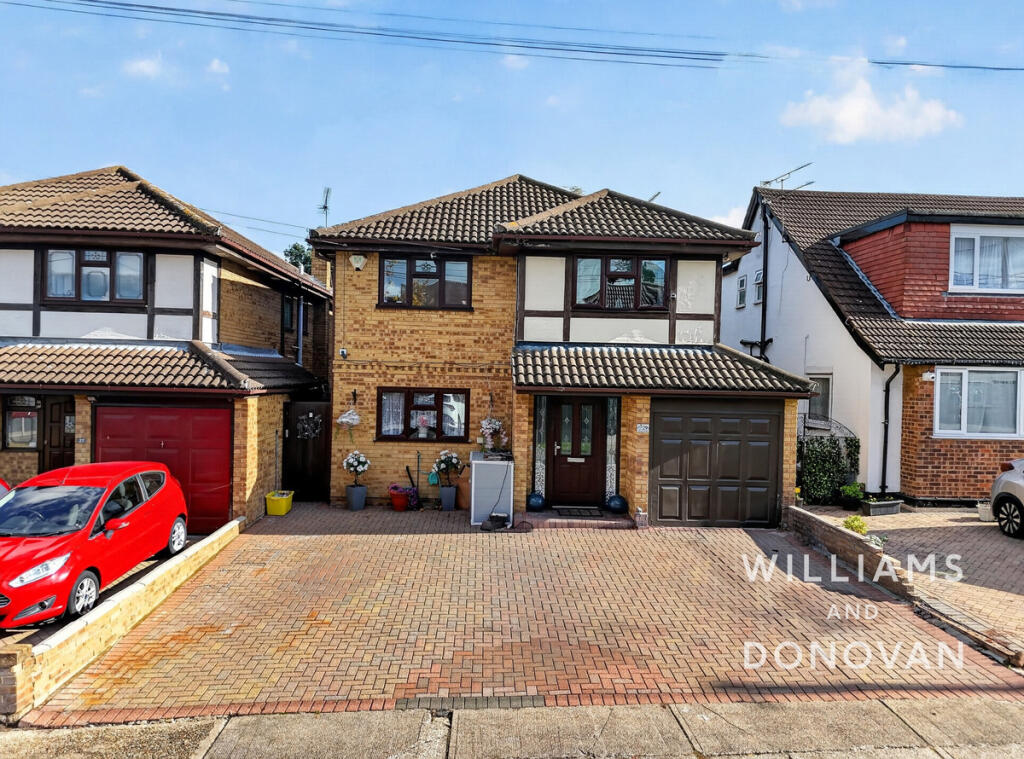 4-bed detached on Homefields Avenue, Benfleet, £600,000