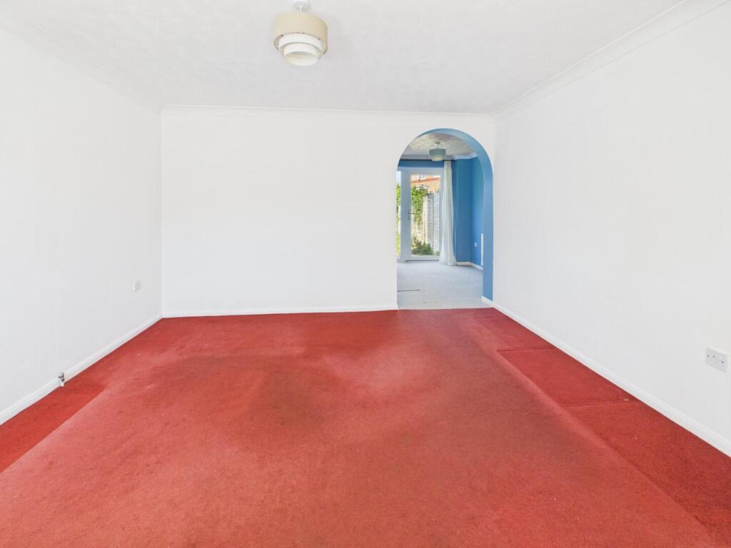 House in Lincoln - View 3