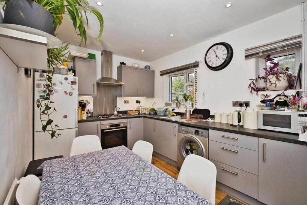 Landmead, Glastonbury, BA6 photo 4