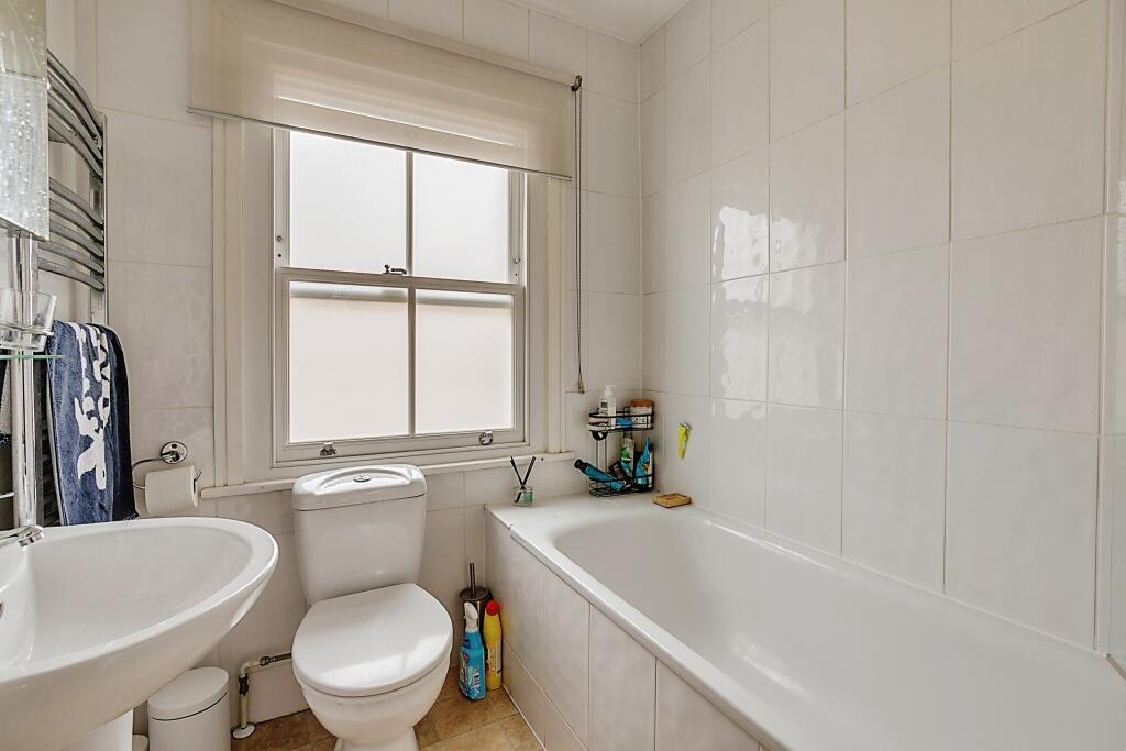 4 bedroom terraced house for rent