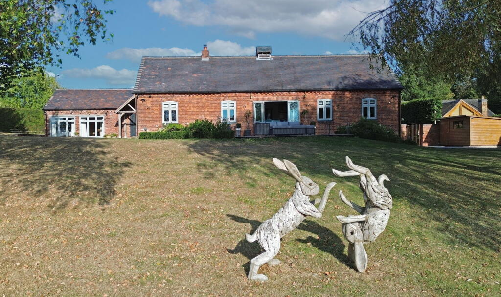 House in Burton-on-Trent, Hoar Cross - More