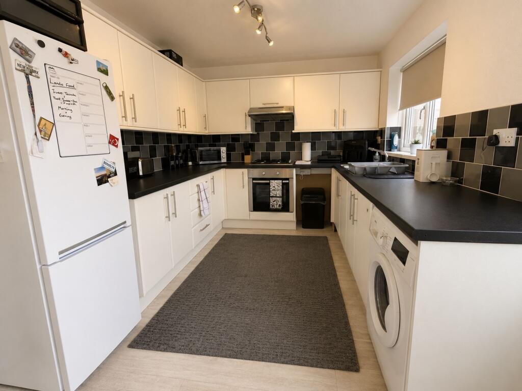 Clos Guto, Caerphilly, CF83 photo 4