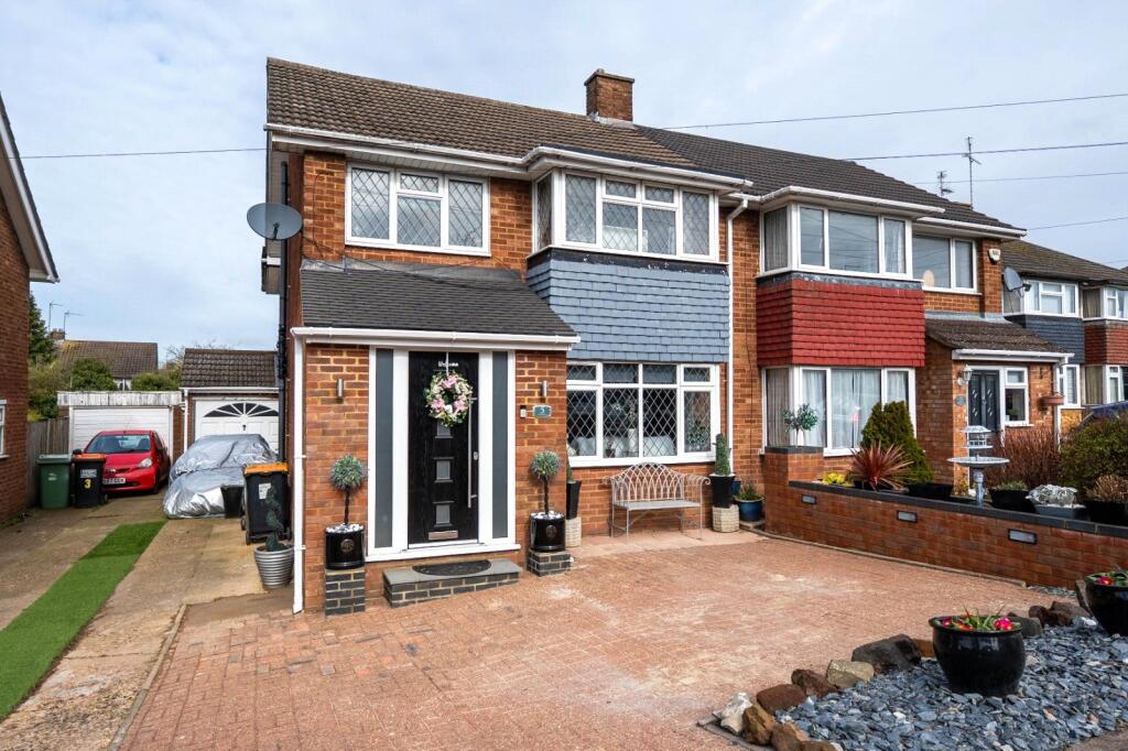 Main image of property: Lockington Crescent, Dunstable, Bedfordshire, LU5