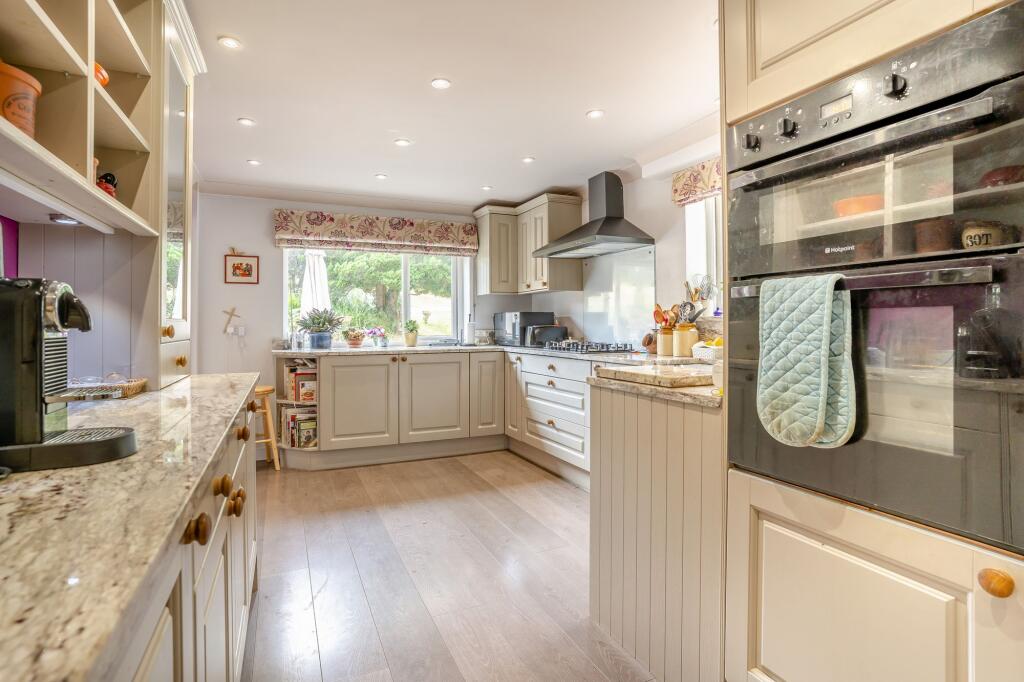 House in Newport - View 5