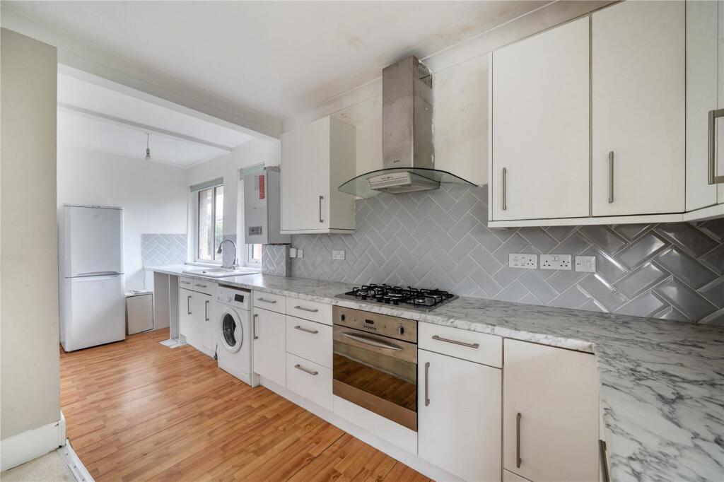 Apartment in Poole, Foxholes - View 5