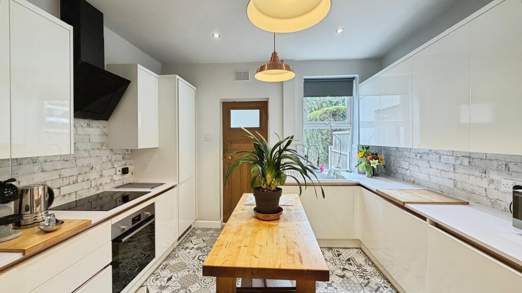House in Wakefield - View 5