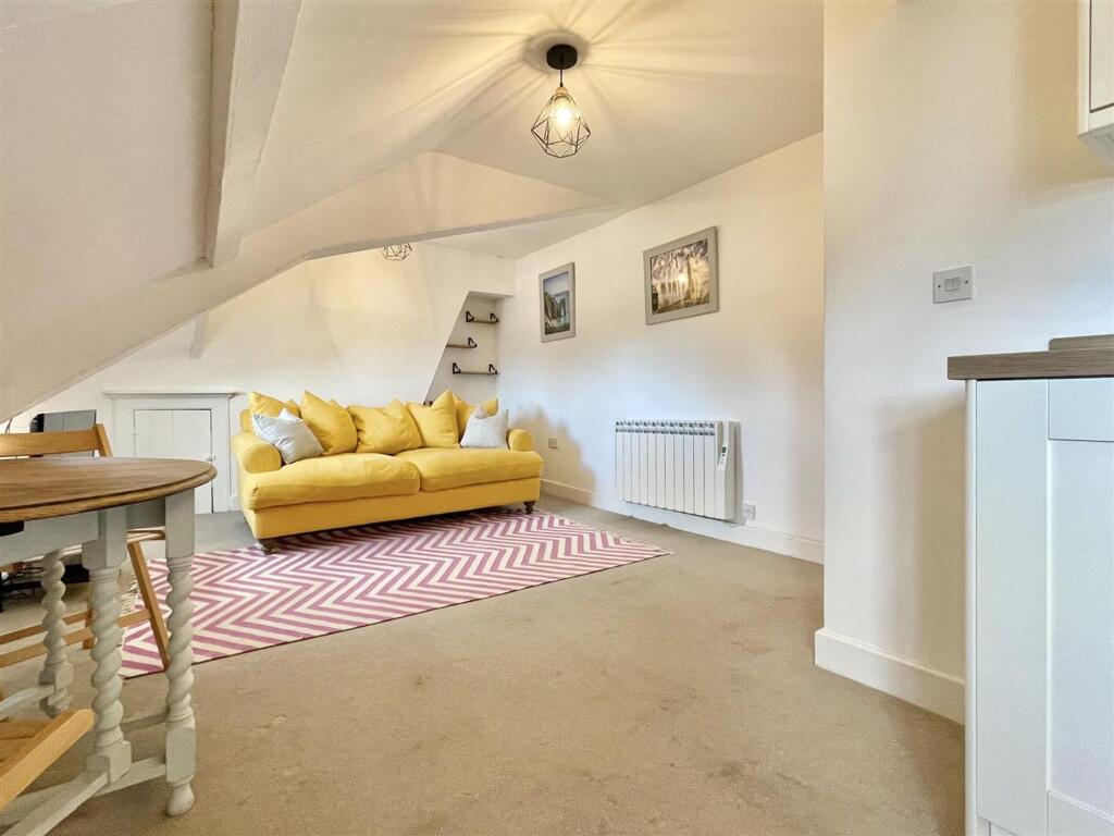 Apartment in Dorchester, Fordington, Dorset - More