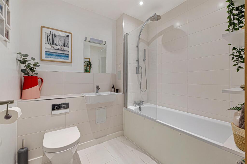 Apartment in London - More