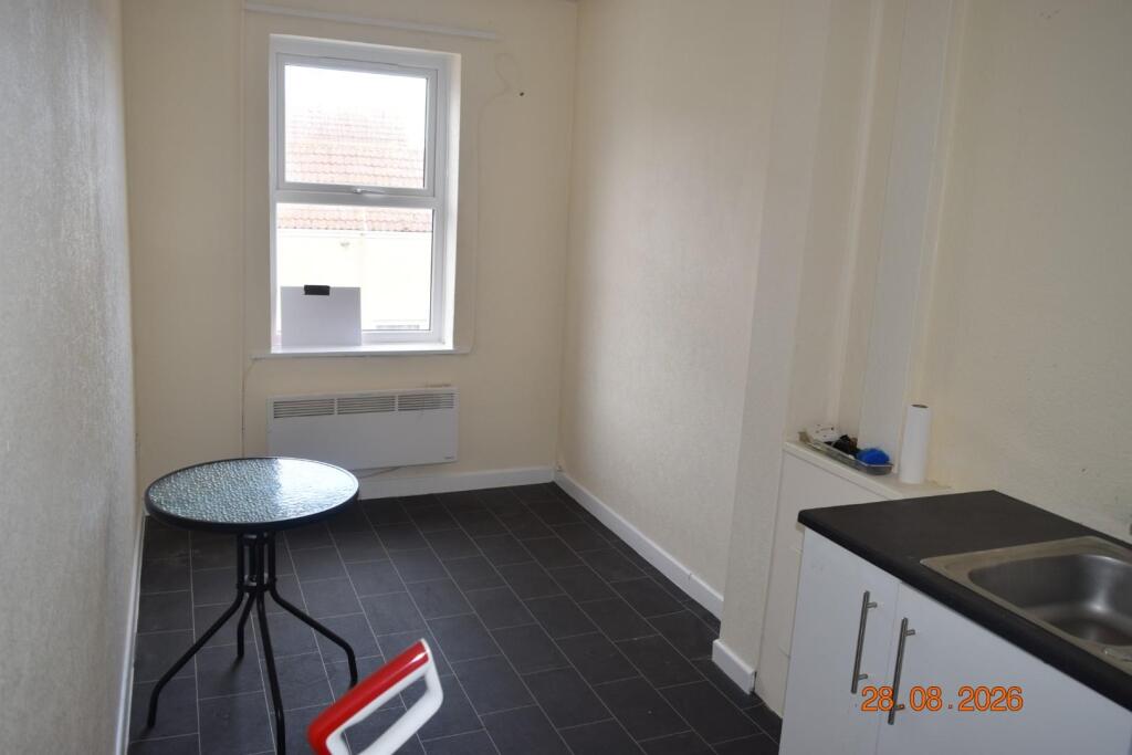Apartment in Taunton - View 4
