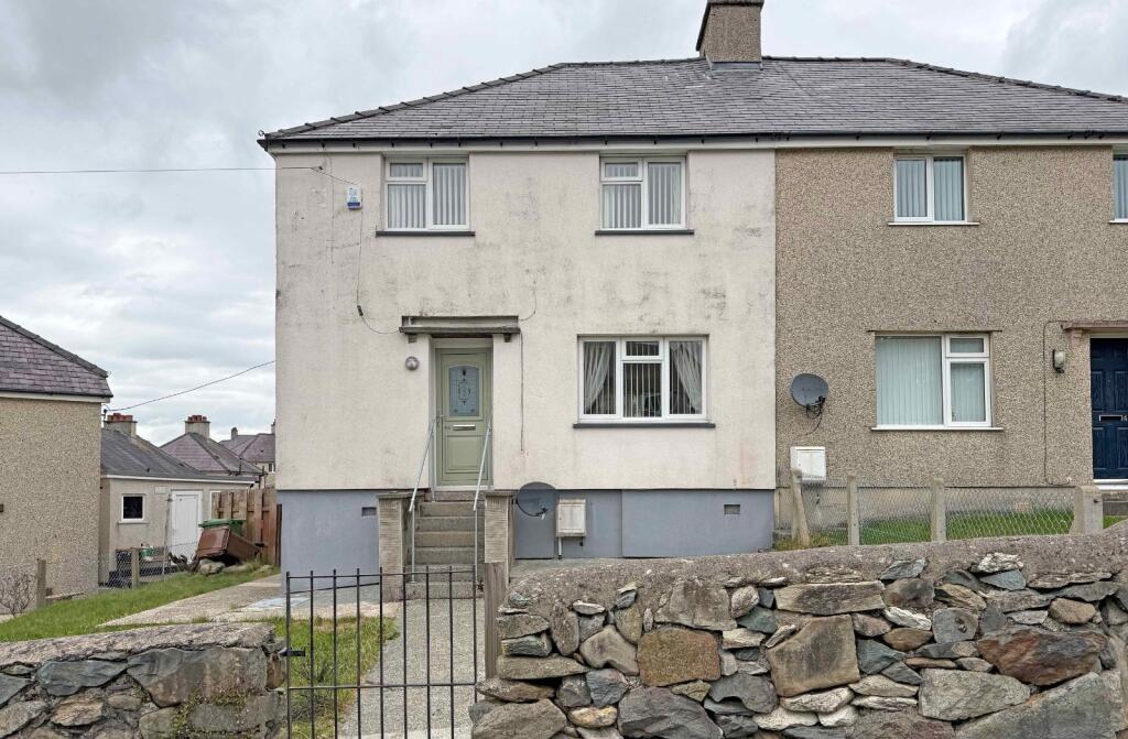 Main image of property: Pentre Helen, Deiniolen, Caernarfon, Gwynedd, LL55