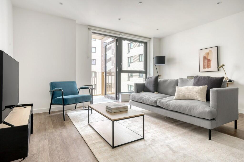 Main image of property: Vanguard Way, London, E17