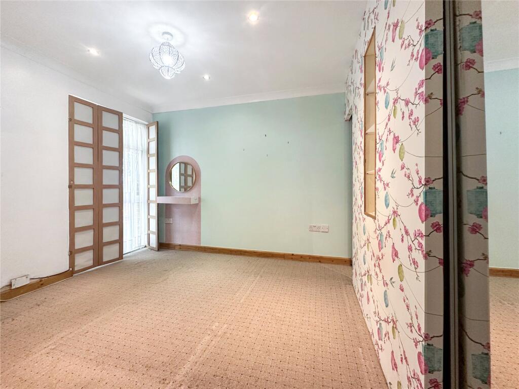 House in Gillingham, Medway - View 4
