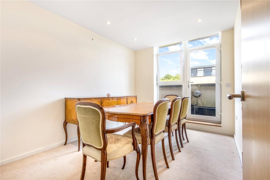 Apartment in London, Ridgemont, West Finchley - More