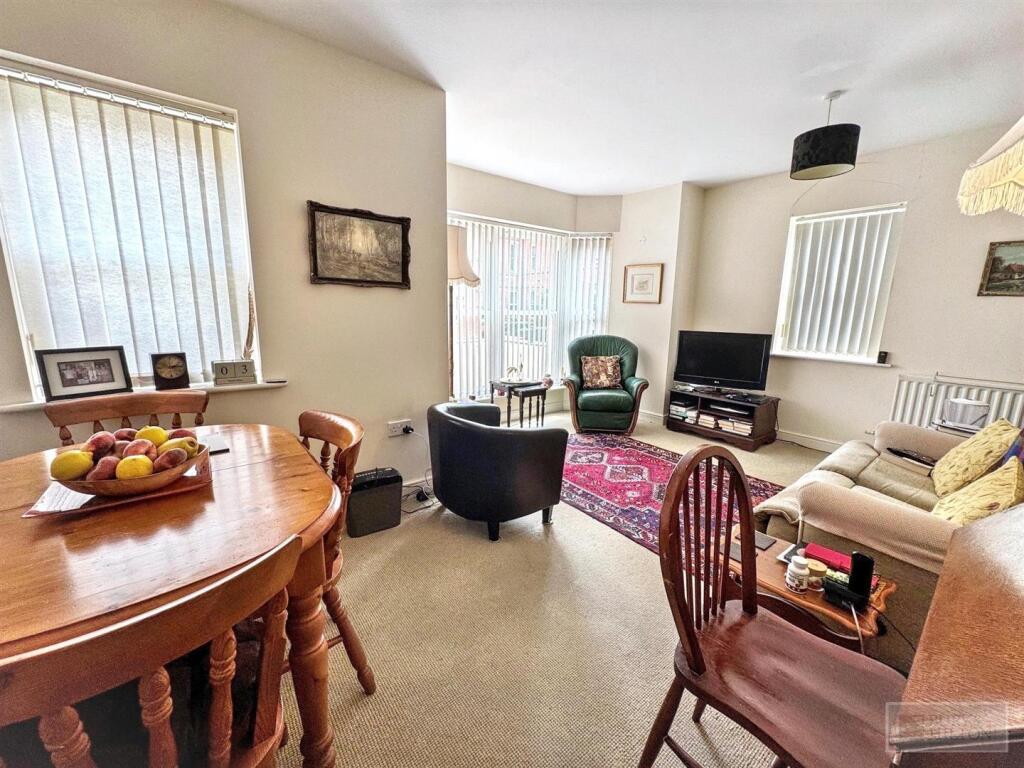 Apartment in Stoke-on-Trent - View 2