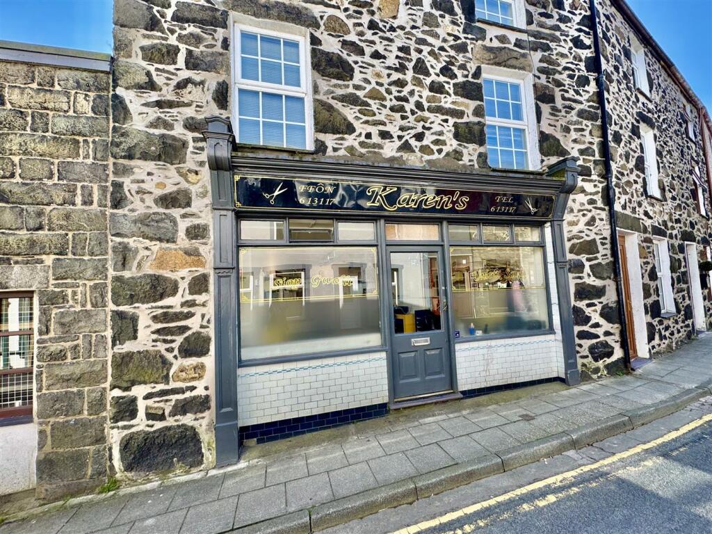 Main image of property: Siop Gwallt Karen, 4 Upper Ala Road, Pwllheli