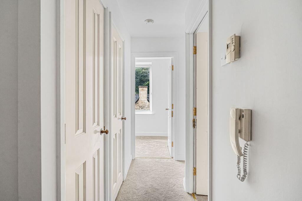 Apartment in Gloucester - More