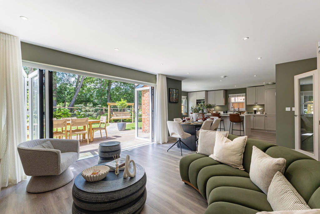 House in Waverley, Chiddingfold - View 2