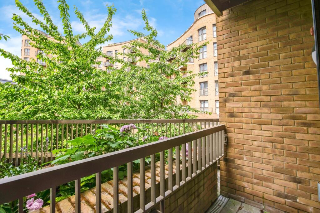 Apartment in London - More