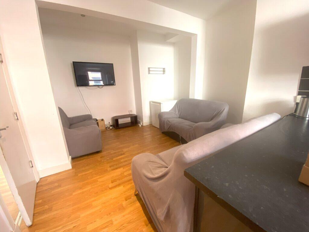 6 bedroom terraced house for rent