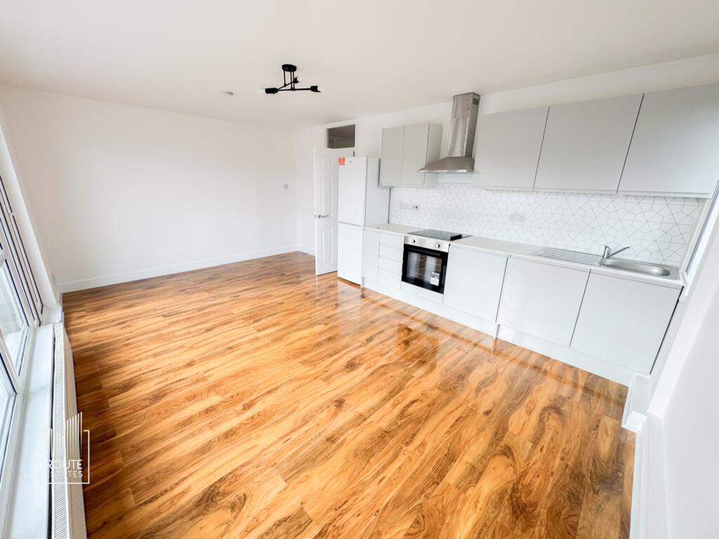 Main image of property: Crescent West, Barnet, EN4