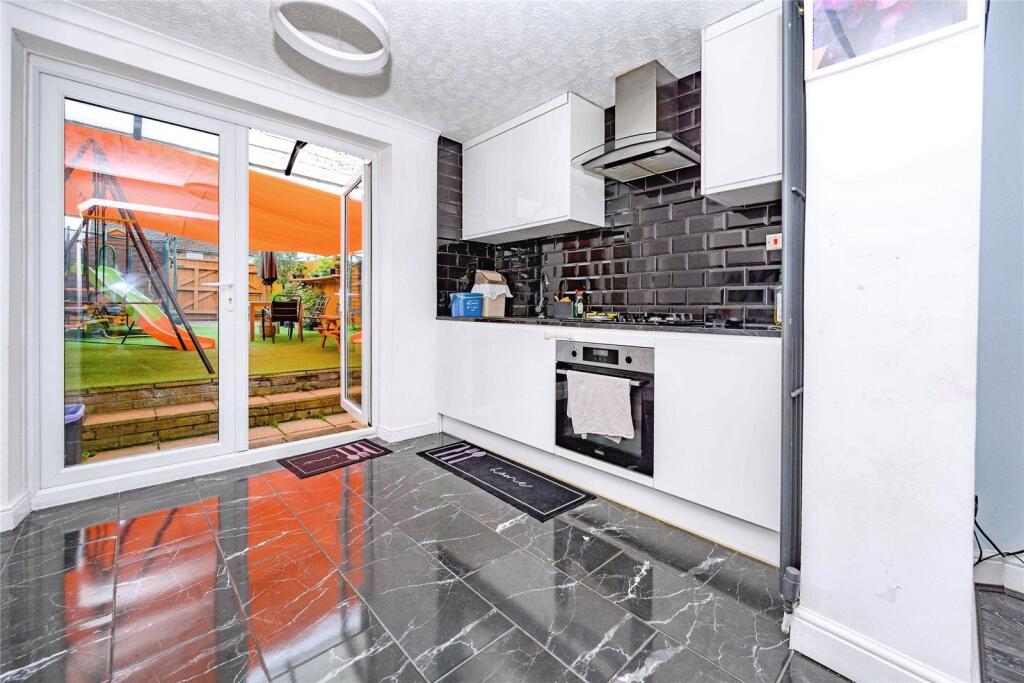 House in Luton - More