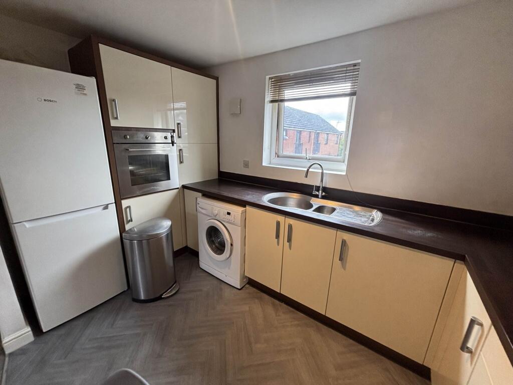 Apartment in Oldham - View 5
