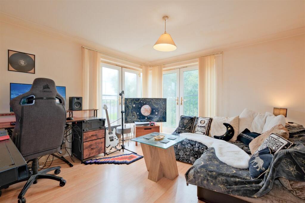 Apartment in Hamilton, Whitehill - View 3