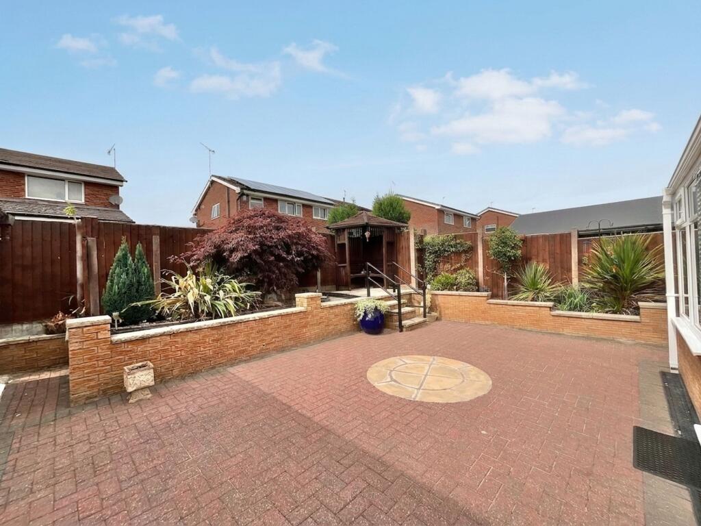 House in Stoke-on-Trent - View 4