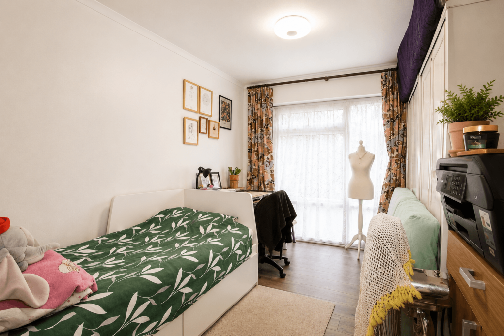 Apartment in London, London Borough of Brent - More