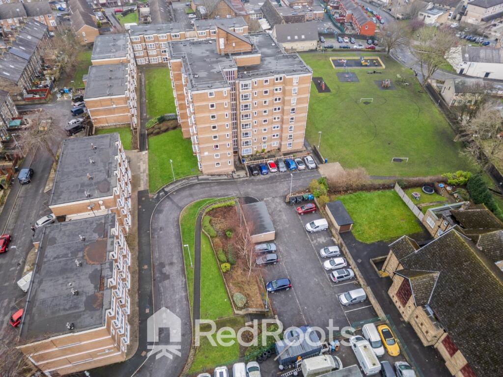 1-bed flat on Talbot House, Elland, HX5 0DL, £75,000