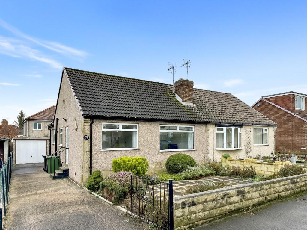 Main image of property: Westfield Mount, Yeadon, Leeds, LS19