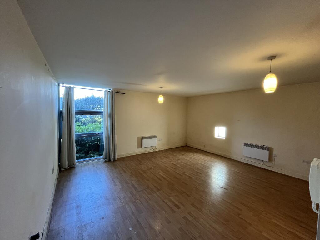Apartment 2, Woodlands Village, Wakefield, West Yorkshire WF1 5NZ photo 4