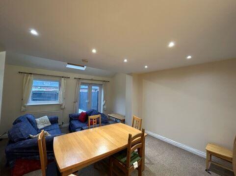 1 bedroom house share for rent