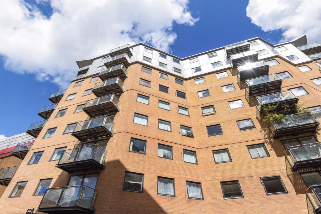 Main image of property: Projection West, Merchants Place, Reading, RG1