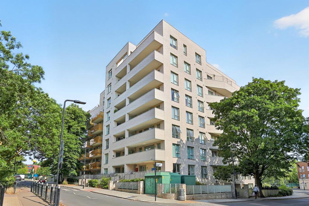 Main image of property: Avenue Road, London