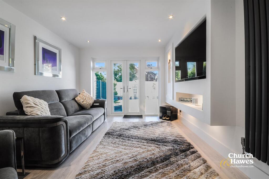 Glebe Way, Burnham-On-Crouch photo 4