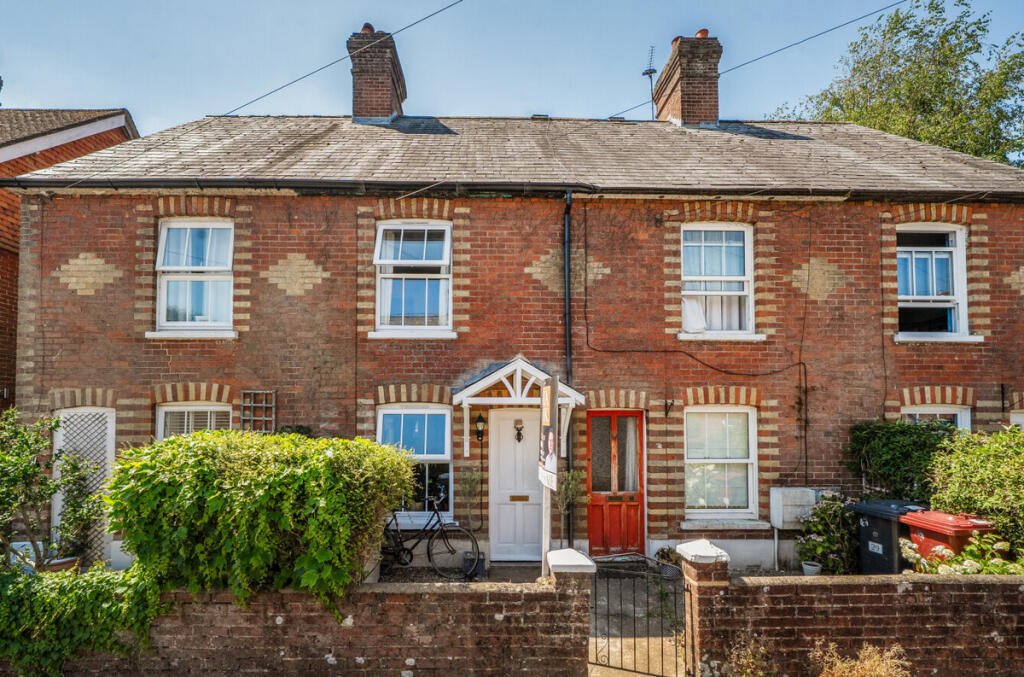 2-bed terraced on Lutener Road, Midhurst, GU29, £365,000